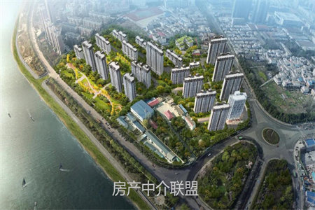 世纪星城四楼3室2厅1卫110m2精装修带车位出售